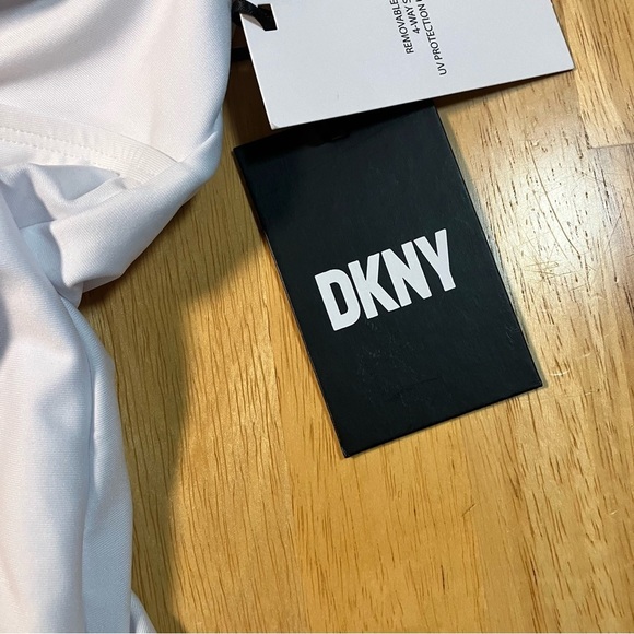 DKNY Women's Standard Elastic Strap White One Piece Swimsuit XL Beach, pool cute - Picture 7 of 13